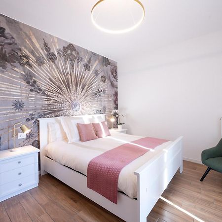 Lora Diamond Suite ,Free Parking, Self Check In,3 Como Eksteriør bilde