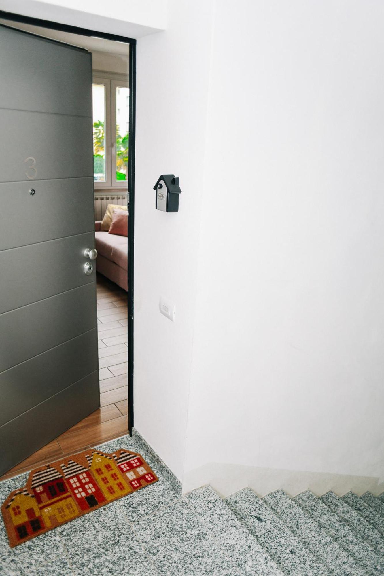 Lora Diamond Suite ,Free Parking, Self Check In,3 Como Eksteriør bilde