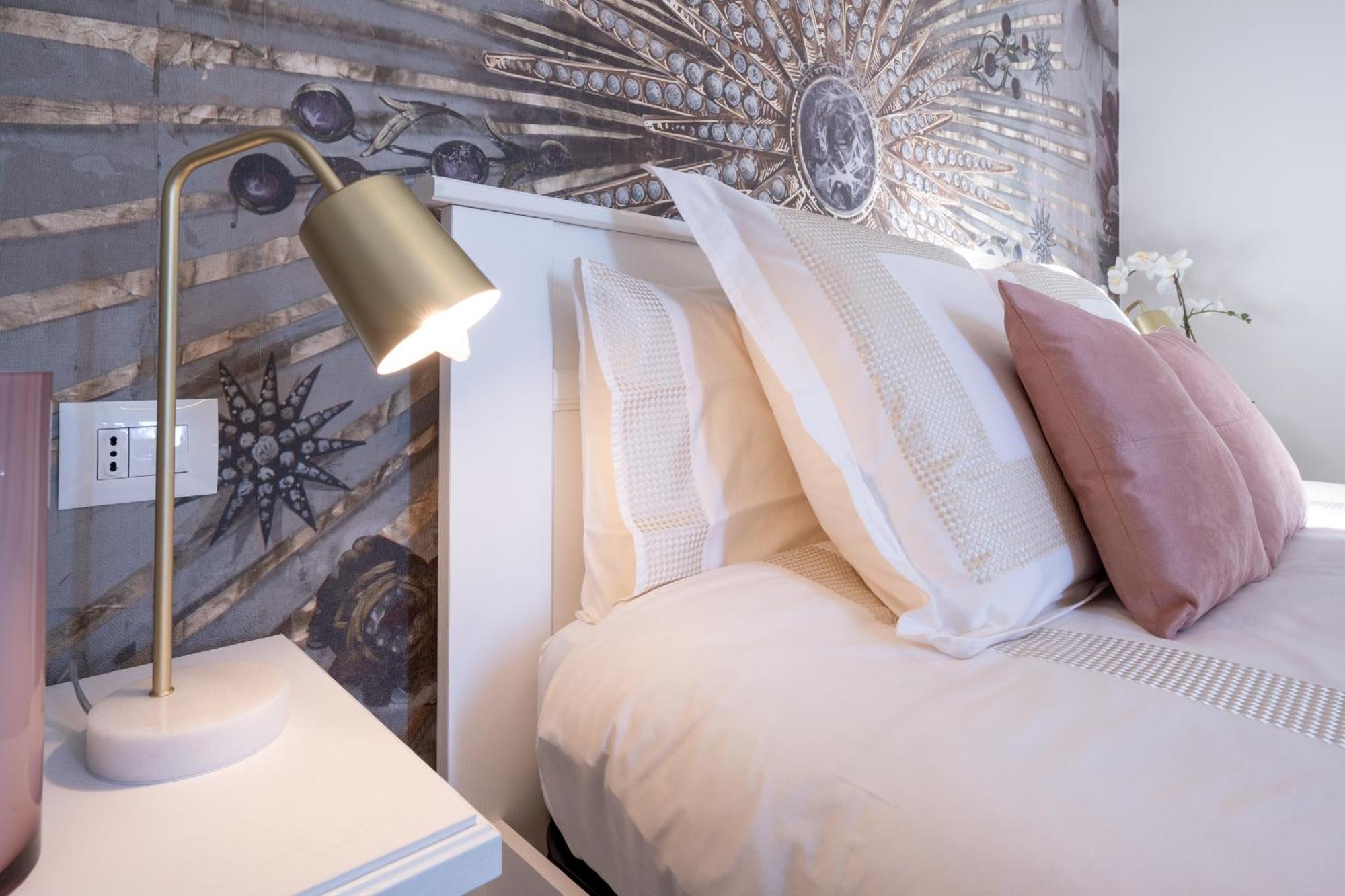 Lora Diamond Suite ,Free Parking, Self Check In,3 Como Eksteriør bilde